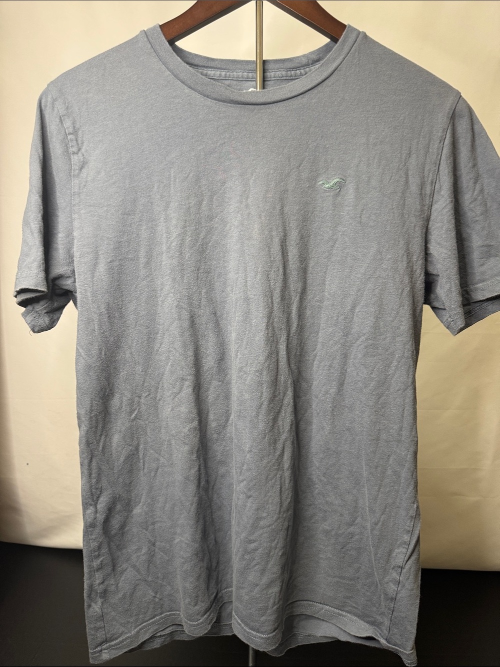 Hollister Light Blue Men's Crew Neck T-Shirt - men’s medium.